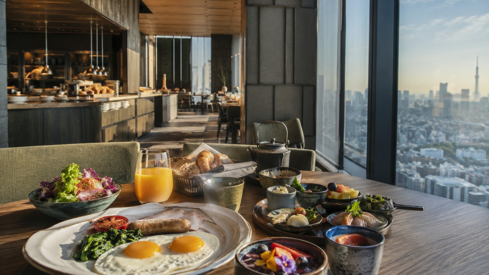 アンダーズ 東京:東京の朝を味わう窓辺の朝食のイメージ