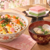 ちらし寿司、はまぐりの潮汁、三色の菱餅とひなあられのイラスト