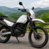 アウトドア系バイクの車体状態を確認する査定場面